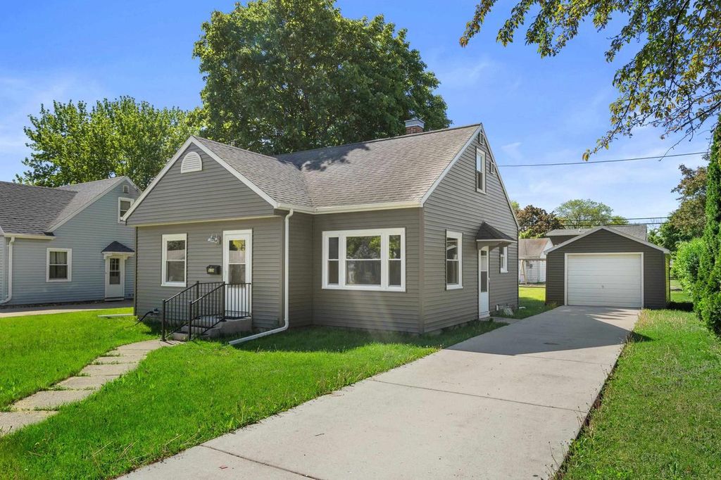 939 SHERRY STREET, Neenah, WI 54956