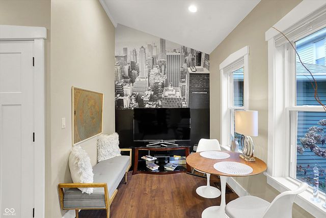 140 N Main Street, Zionsville, IN 46077