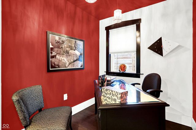 140 N Main Street, Zionsville, IN 46077