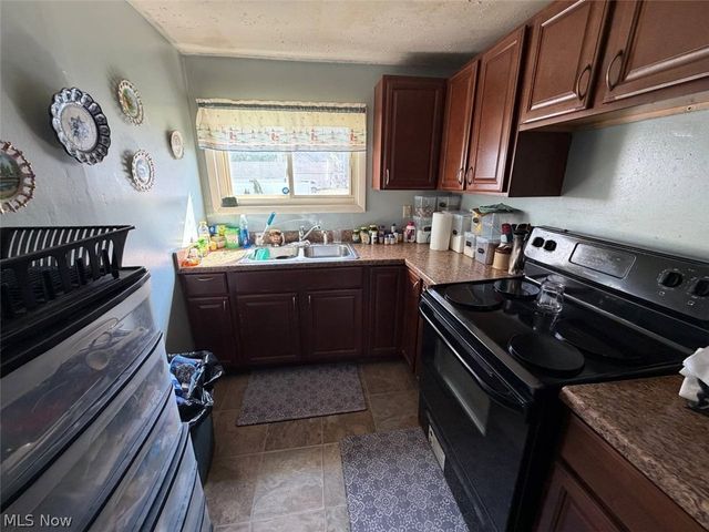 830 Bunker Hill Road, Ashtabula, OH 44004