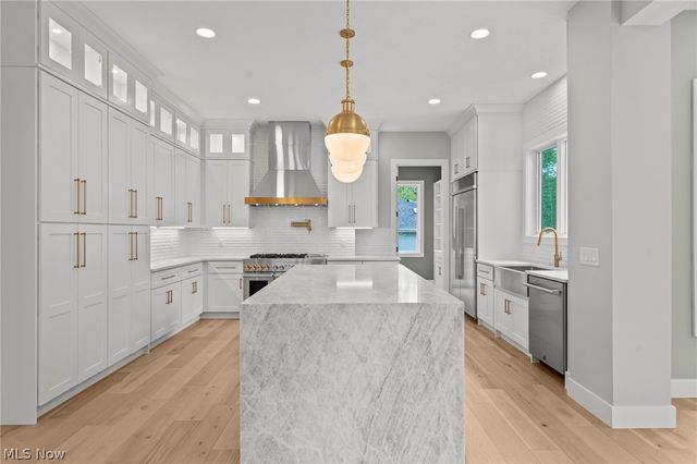 25428 Bryden Road, Beachwood, OH 44122