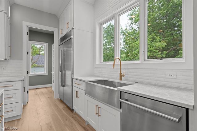 25428 Bryden Road, Beachwood, OH 44122