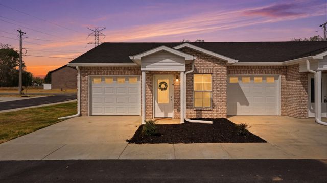 741 Kings Ln Apt B10, Tullahoma, TN 37388