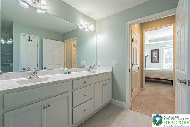 3903 Victors Way, Bethlehem Twp, PA 18045