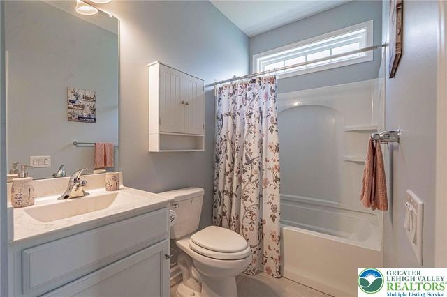 3903 Victors Way, Bethlehem Twp, PA 18045