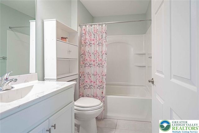 3903 Victors Way, Bethlehem Twp, PA 18045