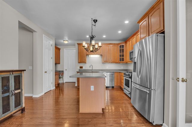 594 Constitution Street, Canton, MI 48188