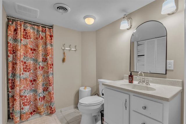 594 Constitution Street, Canton, MI 48188
