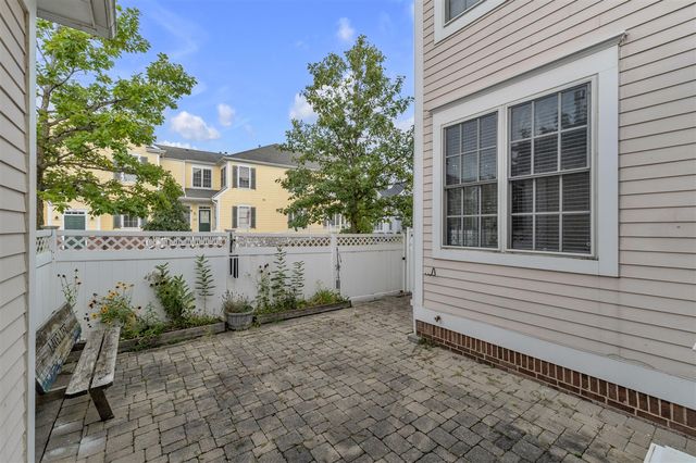 594 Constitution Street, Canton, MI 48188