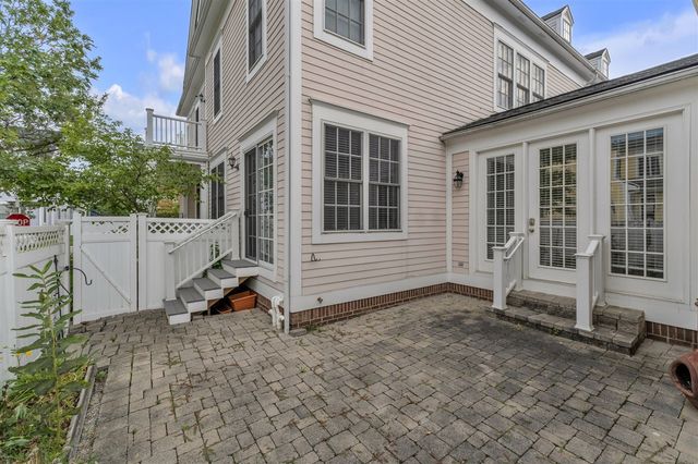 594 Constitution Street, Canton, MI 48188