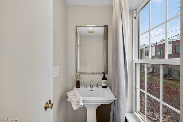 6943 Father Caruso Drive, Cleveland, OH 44102