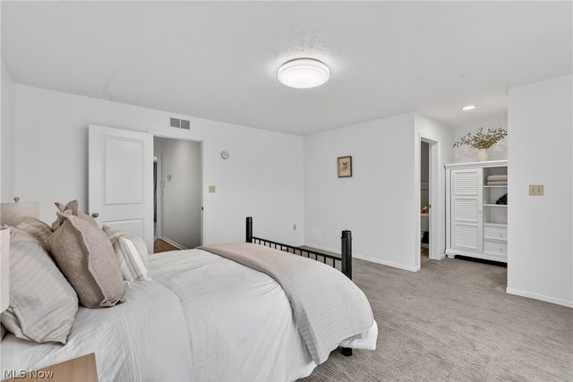 6943 Father Caruso Drive, Cleveland, OH 44102