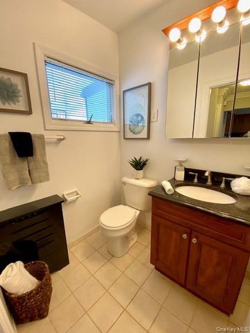 1427 Broadway Avenue 273F, Hewlett, NY 11557