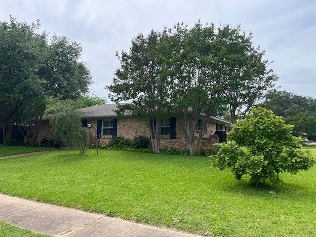 2701 Chadwick Drive, Plano, TX 75075