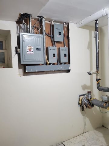 94-86 218th Street 2nd Floor, Queens Village, NY 11428