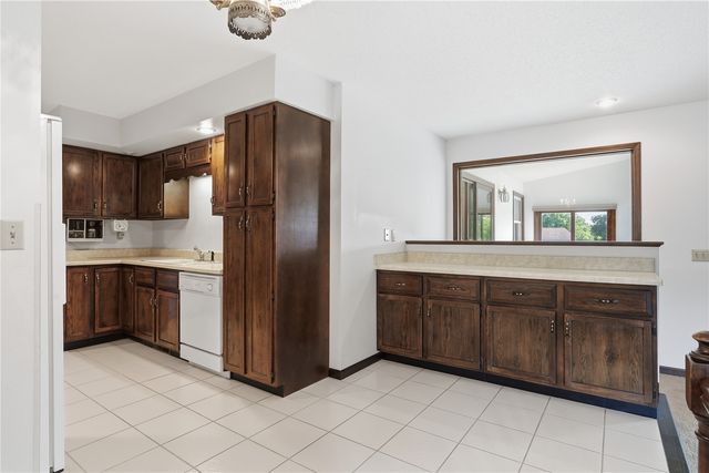 3904 Sally Drive NE, Cedar Rapids, IA 52402
