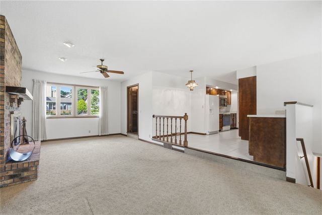 3904 Sally Drive NE, Cedar Rapids, IA 52402