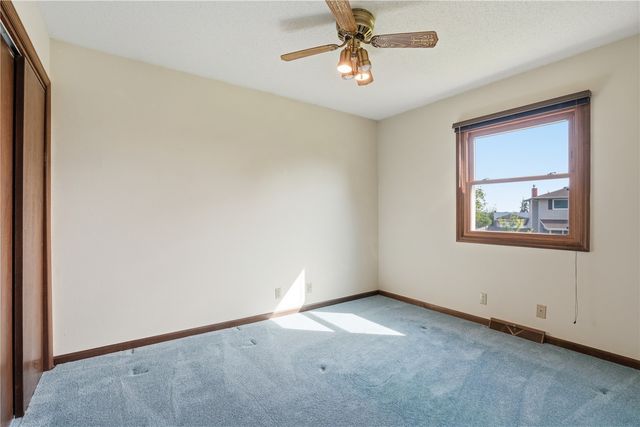 3904 Sally Drive NE, Cedar Rapids, IA 52402