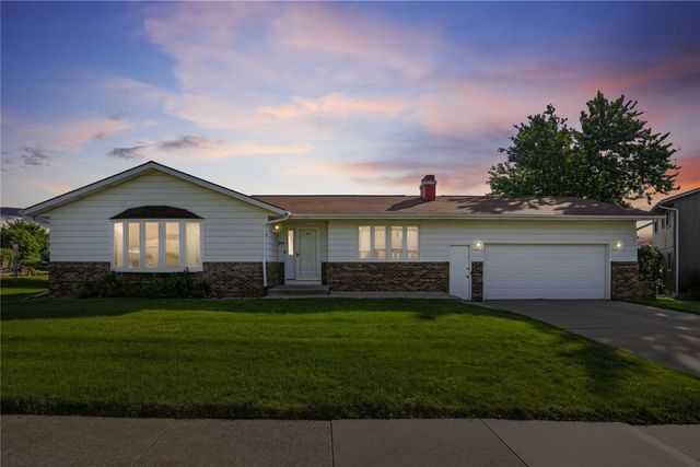 3904 Sally Drive NE, Cedar Rapids, IA 52402