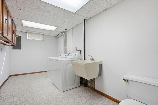 3904 Sally Drive NE, Cedar Rapids, IA 52402