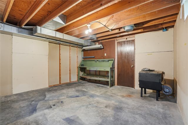 3904 Sally Drive NE, Cedar Rapids, IA 52402