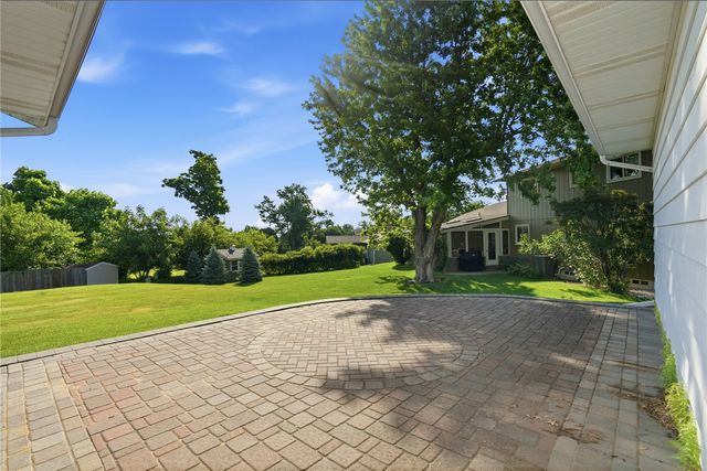 3904 Sally Drive NE, Cedar Rapids, IA 52402