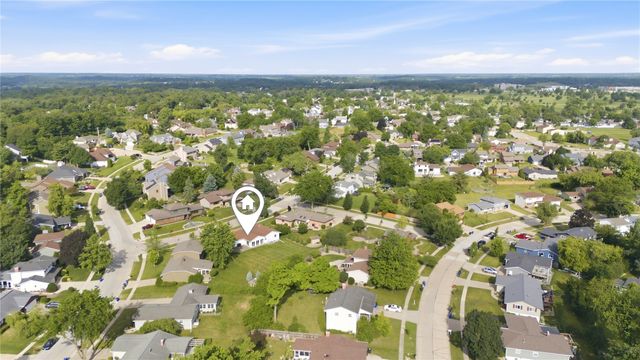 3904 Sally Drive NE, Cedar Rapids, IA 52402