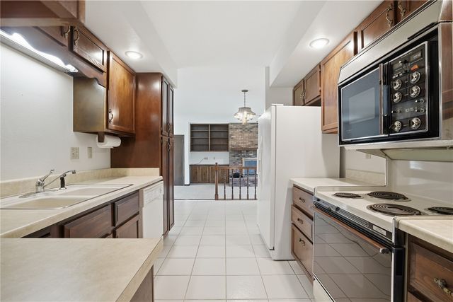 3904 Sally Drive NE, Cedar Rapids, IA 52402