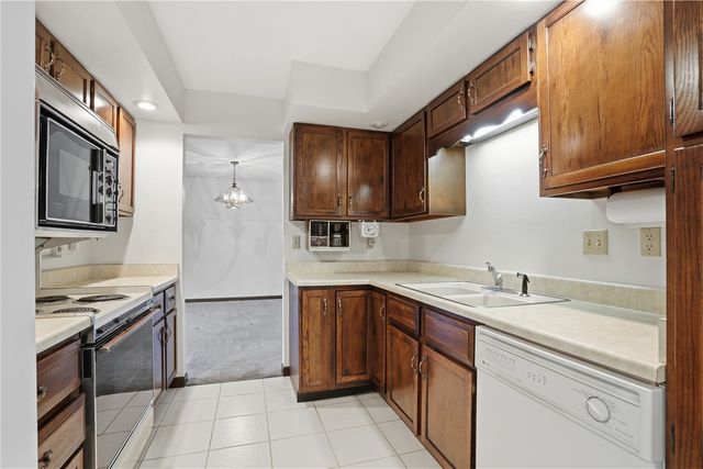 3904 Sally Drive NE, Cedar Rapids, IA 52402
