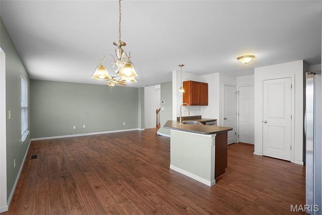 2002 Chestnut Pines Court, St Peters, MO 63376