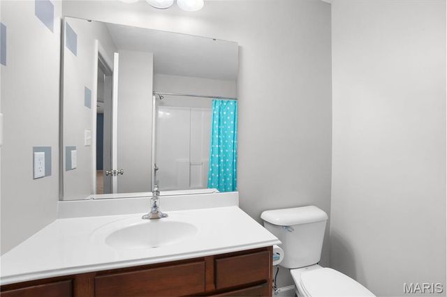 2002 Chestnut Pines Court, St Peters, MO 63376