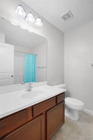 2002 Chestnut Pines Court, St Peters, MO 63376