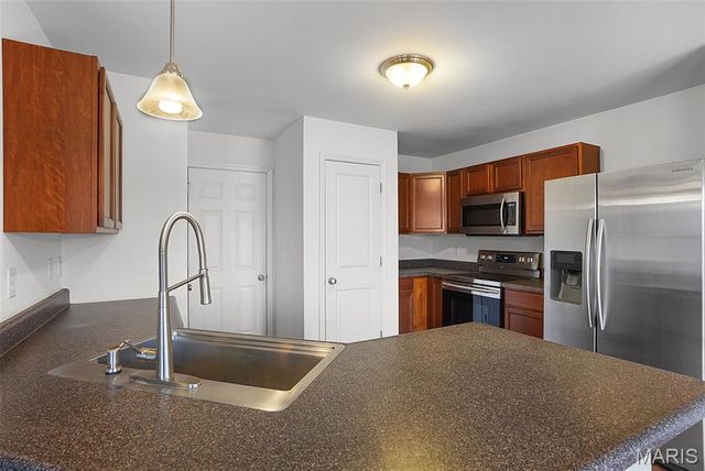 2002 Chestnut Pines Court, St Peters, MO 63376