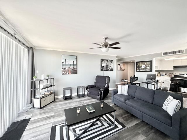 2016 Main Street 902, Houston, TX 77002