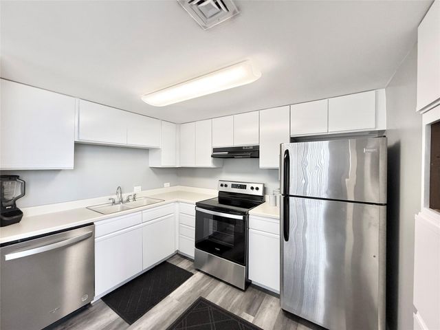 2016 Main Street 902, Houston, TX 77002