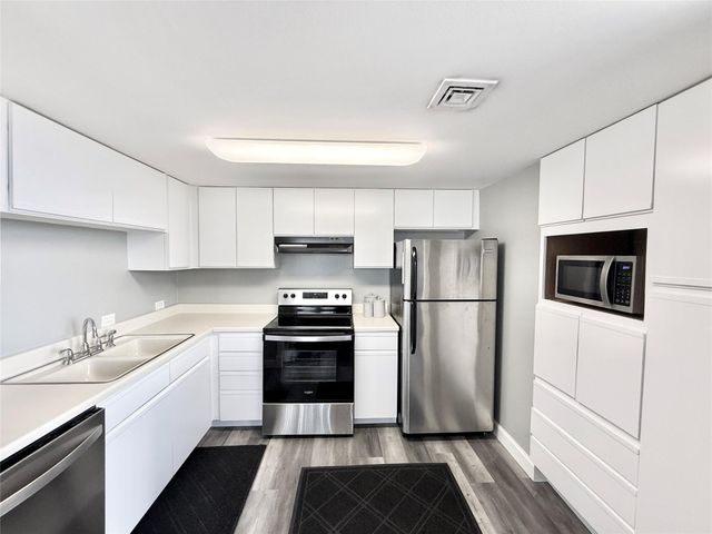 2016 Main Street 902, Houston, TX 77002