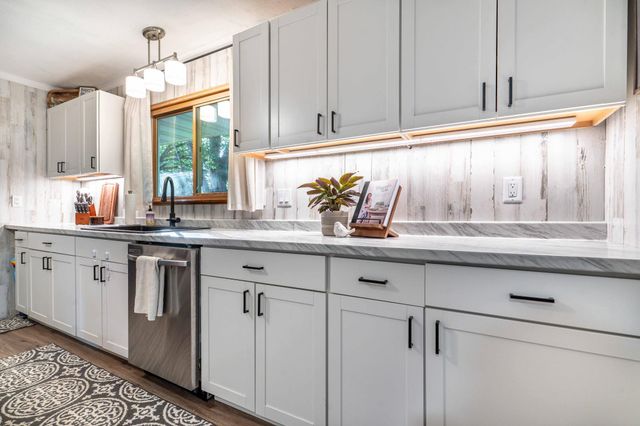 829 W 7th Avenue, Fergus Falls, MN 56537