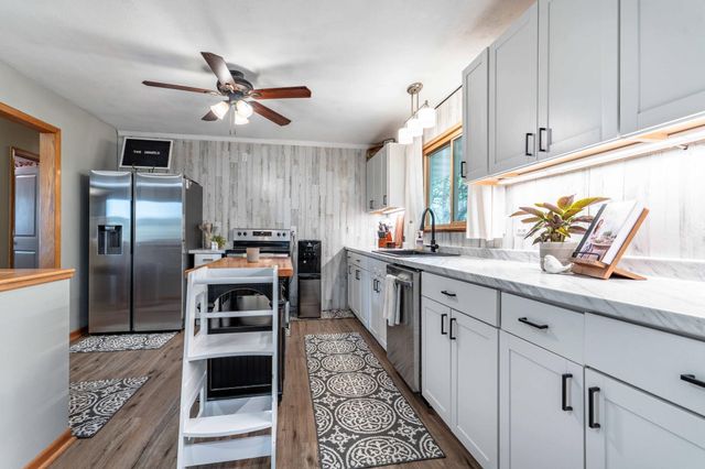 829 W 7th Avenue, Fergus Falls, MN 56537