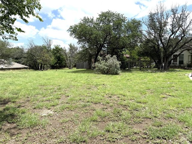 107 Ridge Court, Glen Rose, TX 76043