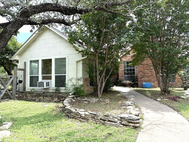 107 Ridge Court, Glen Rose, TX 76043