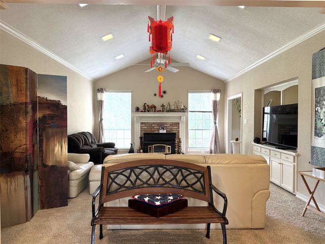 107 Ridge Court, Glen Rose, TX 76043