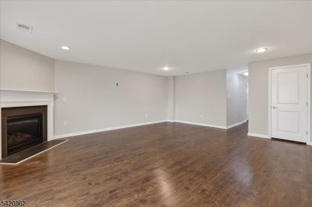 4 Jake Dr, Tinton Falls Boro, NJ 07712