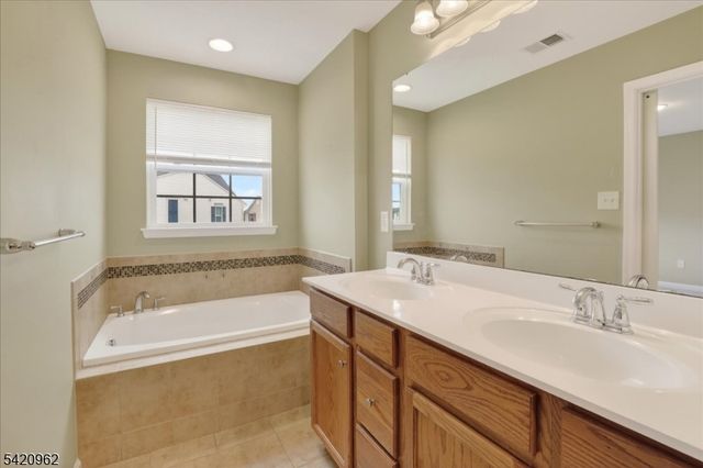 4 Jake Dr, Tinton Falls Boro, NJ 07712