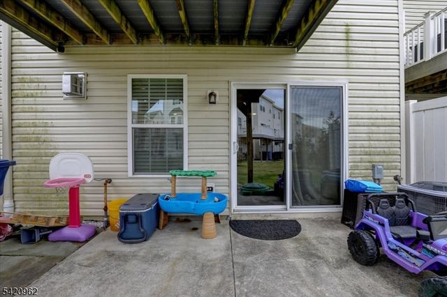4 Jake Dr, Tinton Falls Boro, NJ 07712