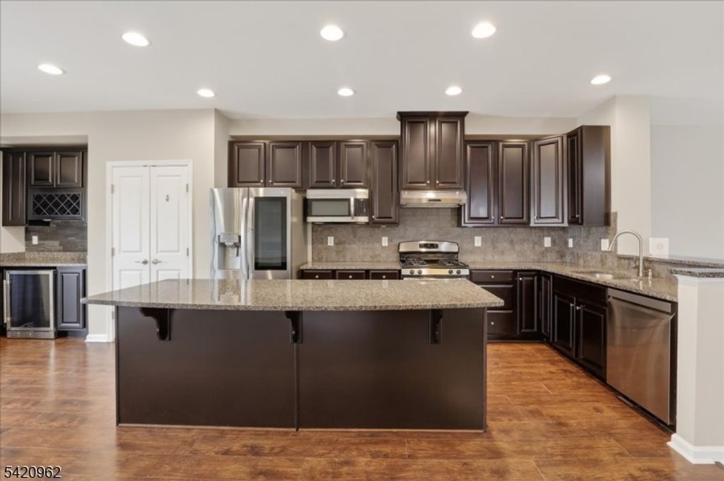 4 Jake Dr, Tinton Falls Boro, NJ 07712