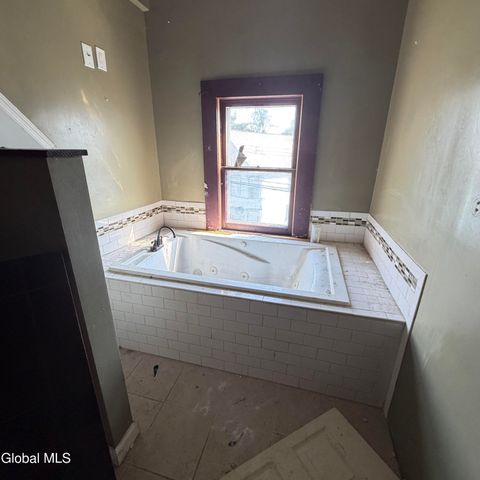 1110 Chrisler Avenue, Schenectady, NY 12303