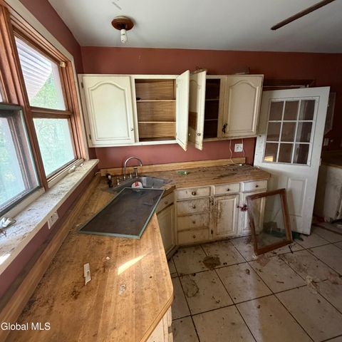1110 Chrisler Avenue, Schenectady, NY 12303