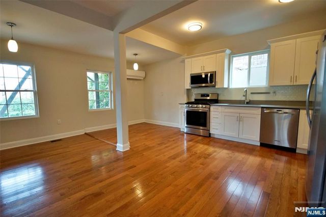 403 Undercliff Avenue, Edgewater, NJ 07020