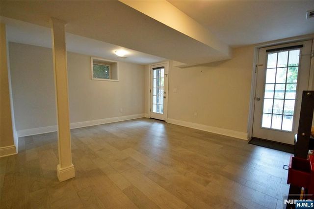 403 Undercliff Avenue, Edgewater, NJ 07020