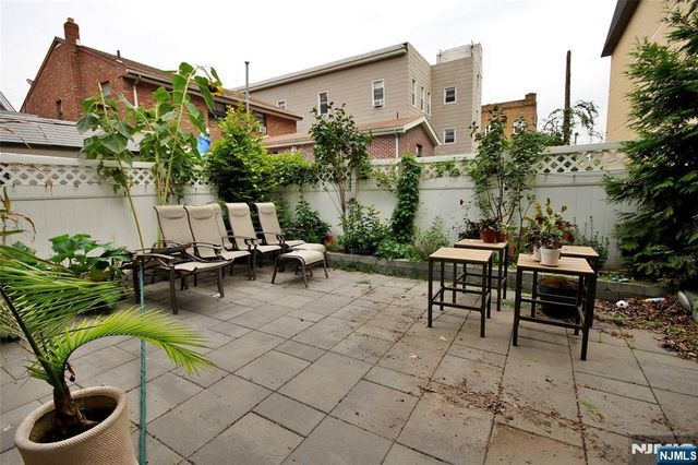 403 Undercliff Avenue, Edgewater, NJ 07020